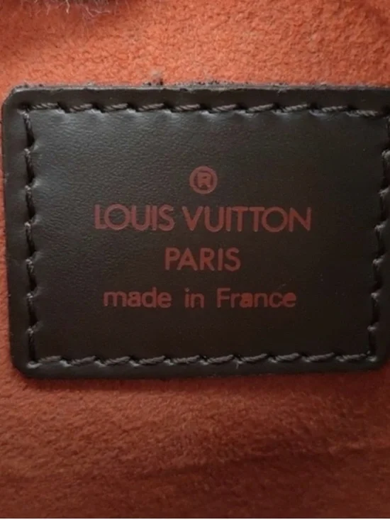 Louis Vuitton Ipanema PM shoulder bag featuring the iconic Damier Ebene canvas. - Picture 9 of 10